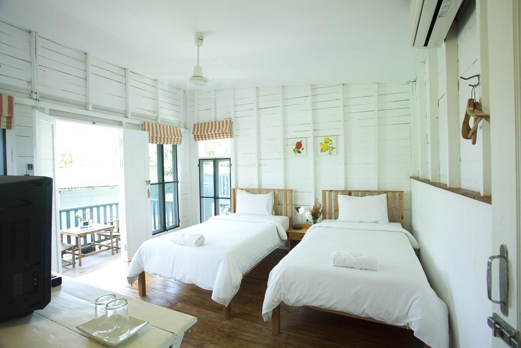 Sunshine Inn Resort Khao Lak Rom bilde