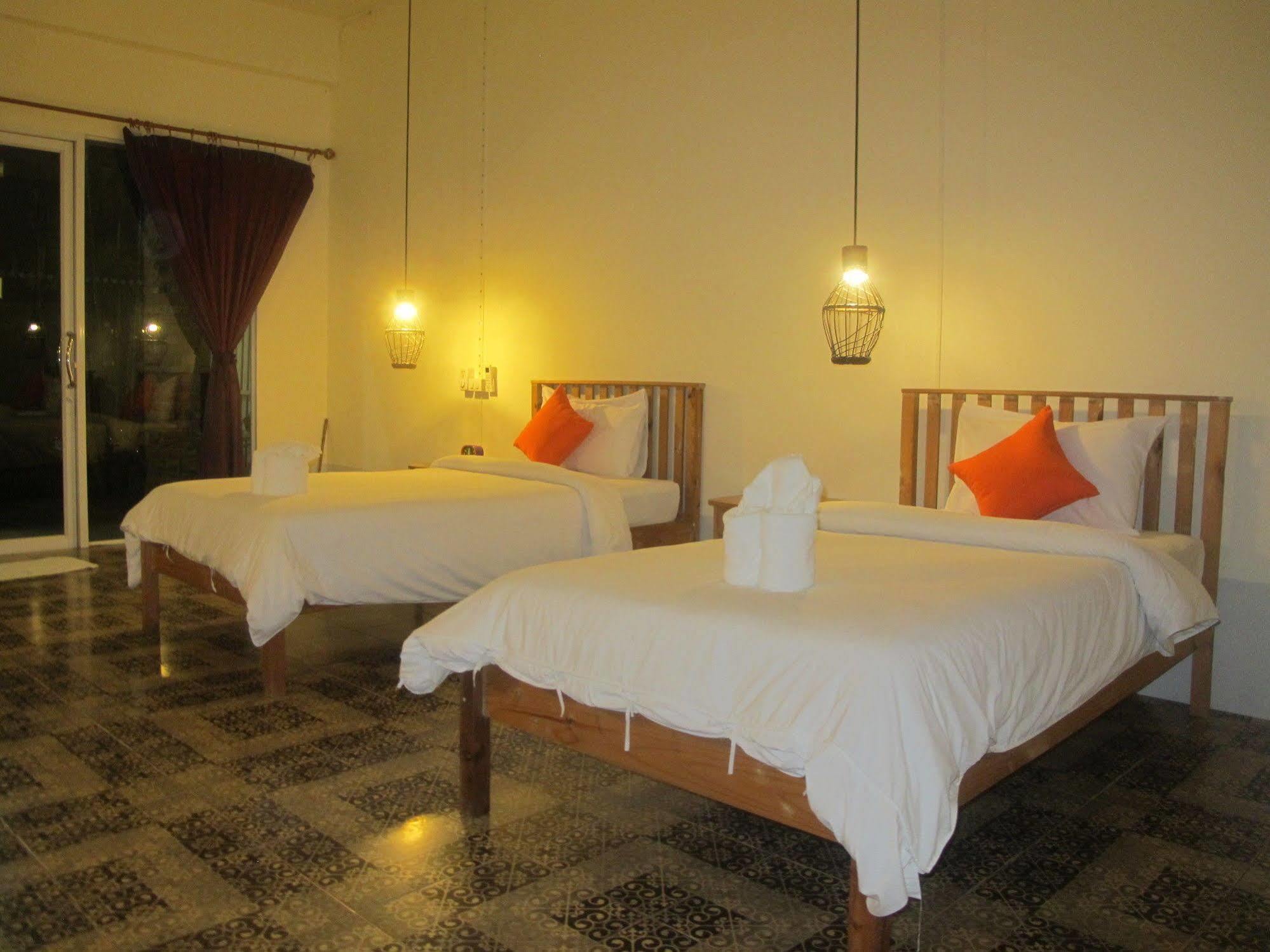 Sunshine Inn Resort Khao Lak Eksteriør bilde